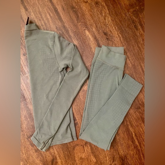 Lululemon LAB grey leggings!! - Picture 6 of 7